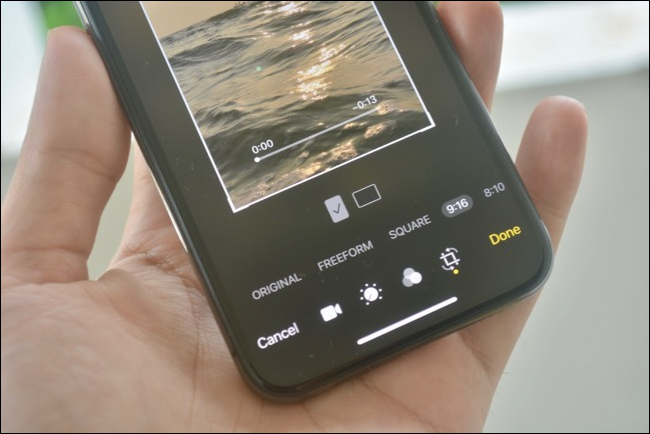 Video editing view for changing aspect ratio in Photos app in iOS 13