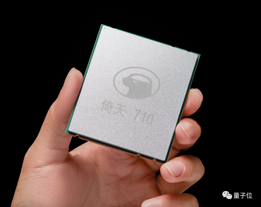 一颗通用服务器芯片(cpu),负责接收,处理,运算服务器计算机内部所有