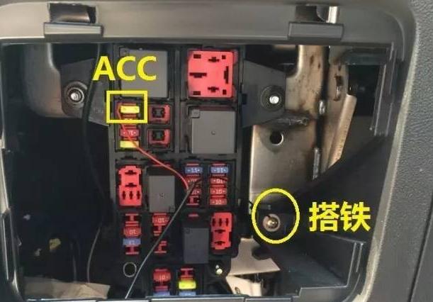 电路板上的插头怎么拔下来行车记录仪取电该怎么选择到底是点烟器好
