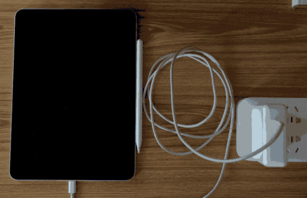 Macbook Pro充电器可以用于iphone和ipad快速充电吗 热爱生活的小明的博客 Csdn博客