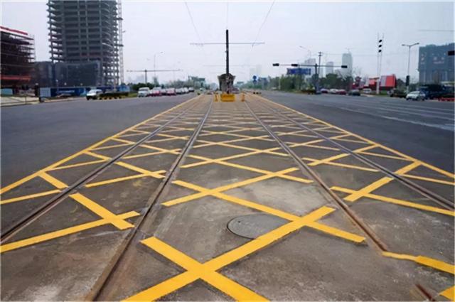 可變車道怎麼走不違章縱向減速標線怎麼走不違章關注可變車道