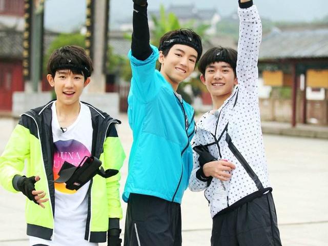 兄弟三人去看灯瘸子跨年演唱会tfboys首次不同台三人已走上不同道路