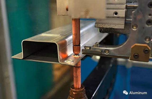 点焊连接_美铝为轻量化研发新型连接技术——rsr?