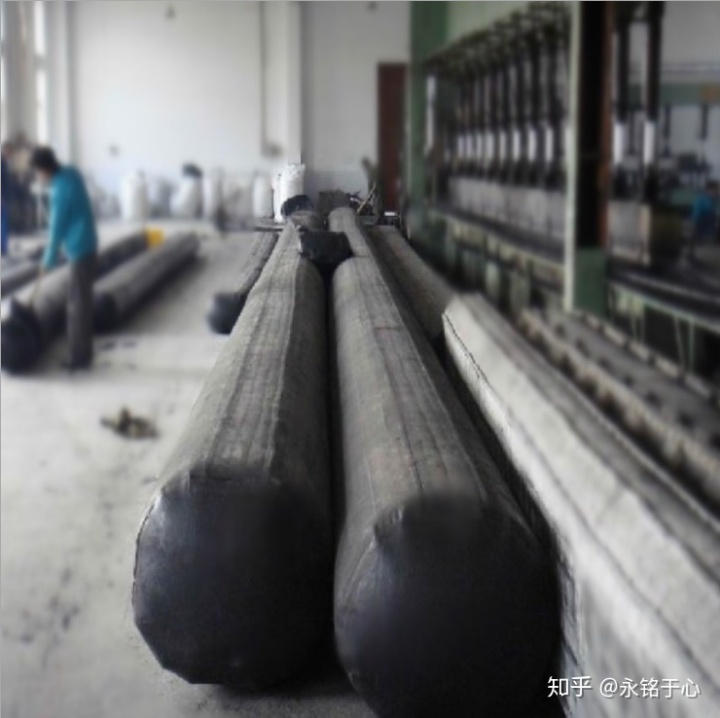 橡胶柱压缩橡胶充气芯模施工方法及性能特点