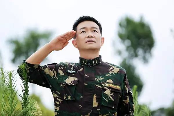 小曾新歌:我用准备打仗的方式致敬青春