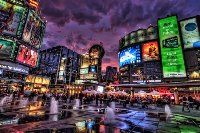 Toronto Yonge-Dundas Square