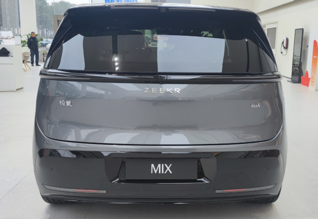 抢先看过极氪MIX实车,诸多创新值得点赞,27.99万起售-CSDN博客