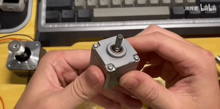 d1cb75089b350aec420572ace6c8efa8.gif