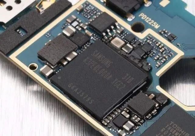 苹果手机代数手机内存也有双通道可别被外表蒙骗了