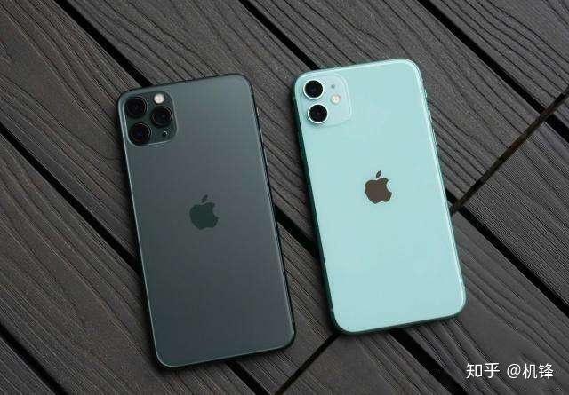 iphone11右上角信号显示_2020年双12买iphone11还是iphone12?