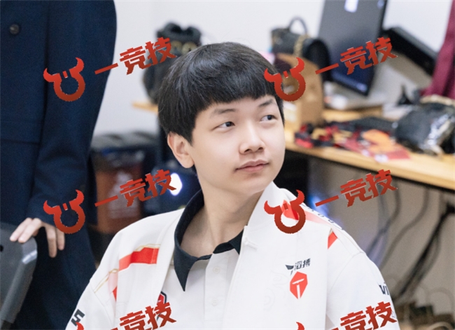 一竞技LOL：中韩首场对决暴露TES大问题 BLG和T1的比赛成为焦点！