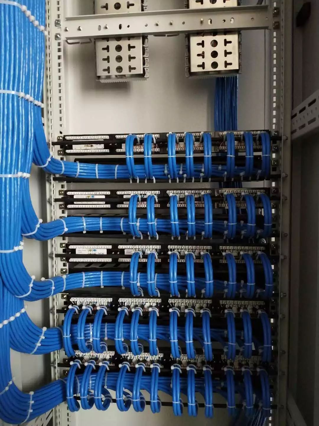 metabase以链接或图片查看智能化弱电工程现场施工图片同行干的项目