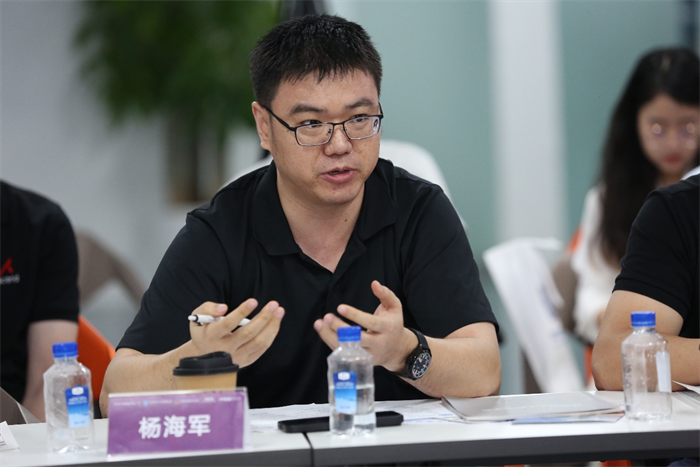 杨海军微众银行ai项目组室高级经理微众银行在应用过程中总结了三点