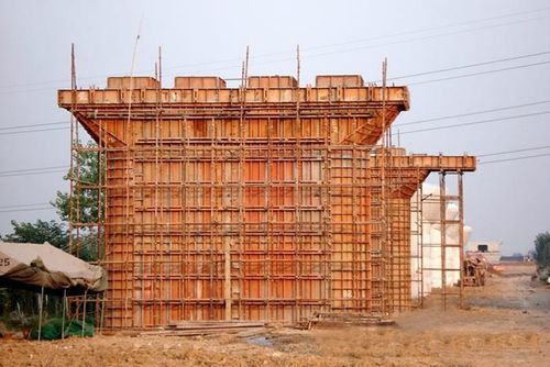 因此使用楼盖模板来支撑混凝土浇筑