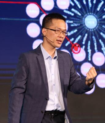 陈锐锋学霸君首席科学家新加坡国立大学博士,2013 年入职学霸君,担任