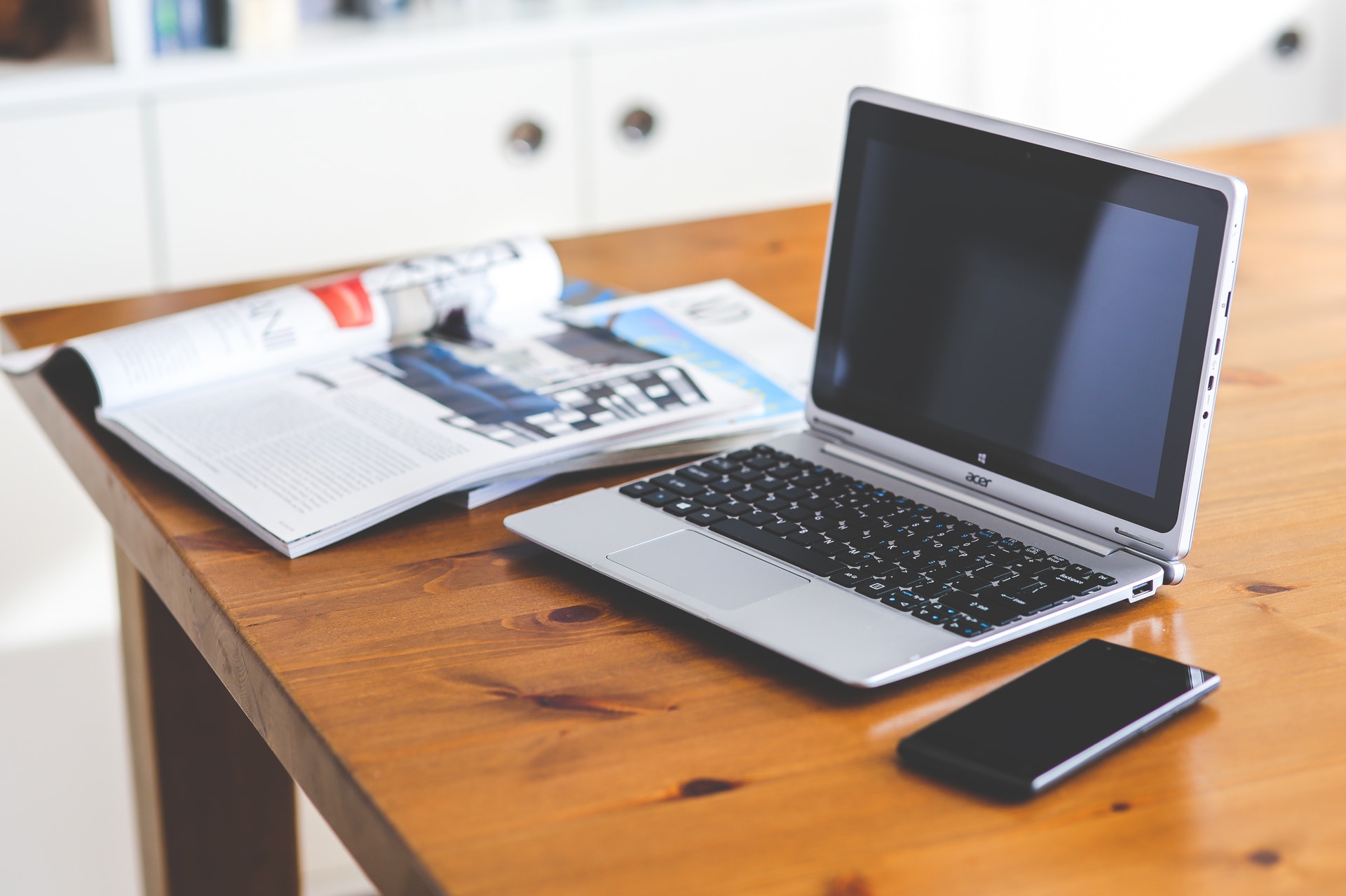 smartphone-desk-laptop-technology.jpg