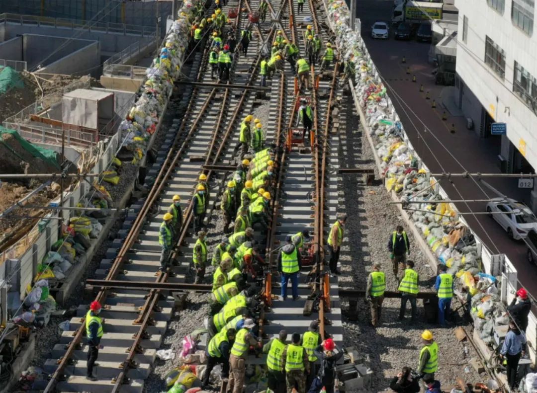 20更换节点震撼大连地铁3号线更换交叉渡线难得一见动图