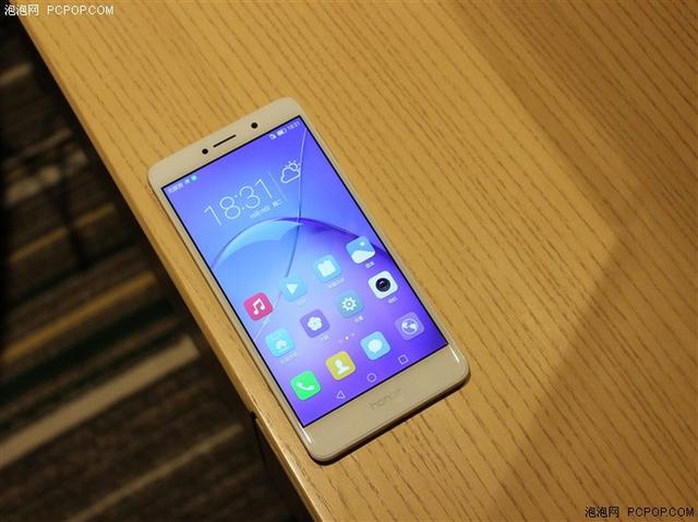 华为荣耀4c_荣耀经典机型回顾 这些有你用过的吗?