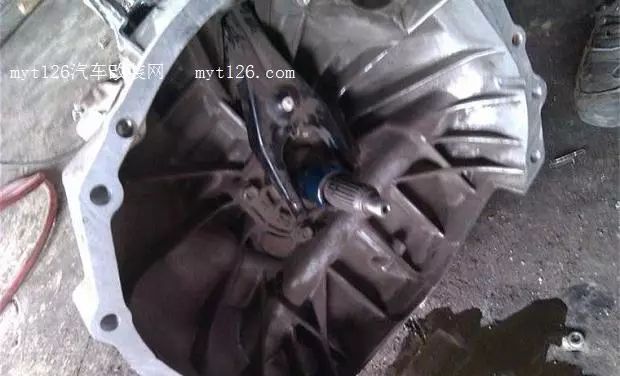 分离轴承与拨叉安装图_斯巴鲁森林人更换分离轴承