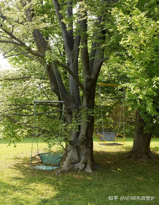 吊椅的魔力：花园中的心灵放松
