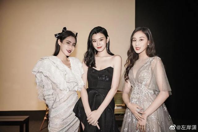 领导合影站位图关系微妙奚梦瑶何超欣同框合影姿势疏离奚梦瑶晒照只晒