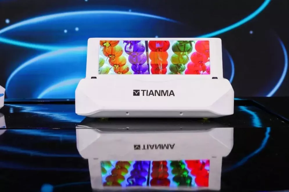 智能座舱显示市场驶入快车道,Micro LED车载应用实现重大突破