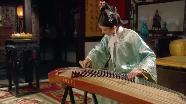 高低琴架放反了~《甄嬛传》大家都看过吧!