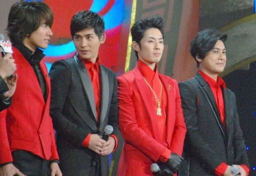 合成迪丽热巴下海f4同台是虚拟合成只有吴建豪到了现场f4其他三子呢