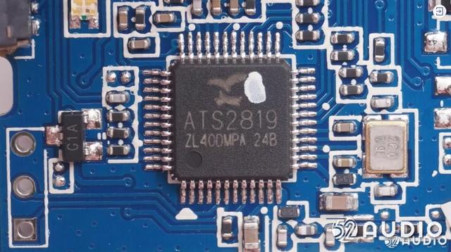 荣耀魔方蓝牙音箱的主控芯片来自炬芯ats2819,专为便携式和无线蓝牙