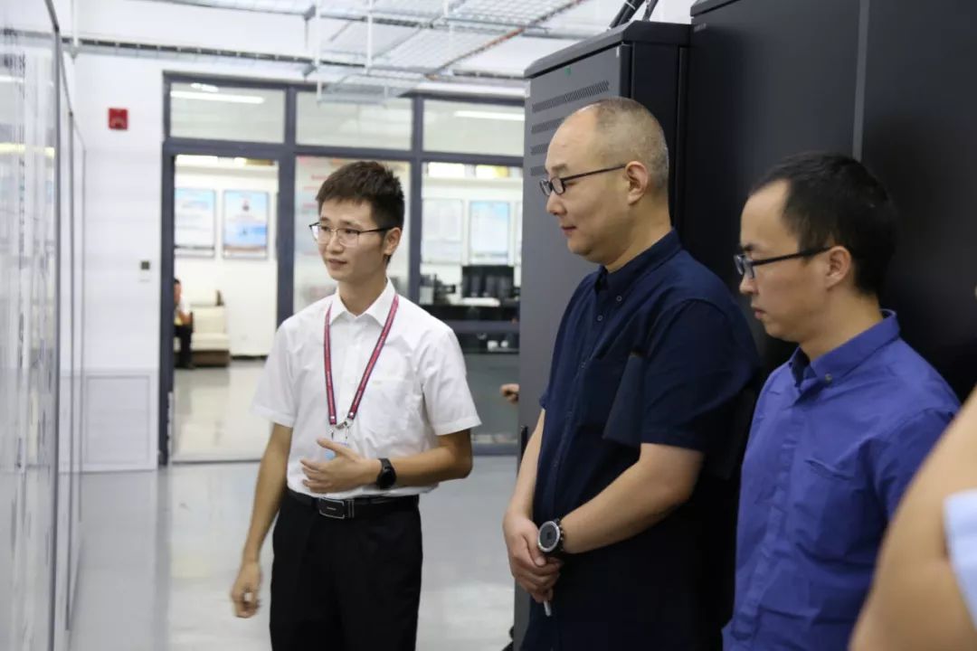 云南机场集团党委副书记王鑫要求,德宏芒市机场要积极贯彻落实局方及