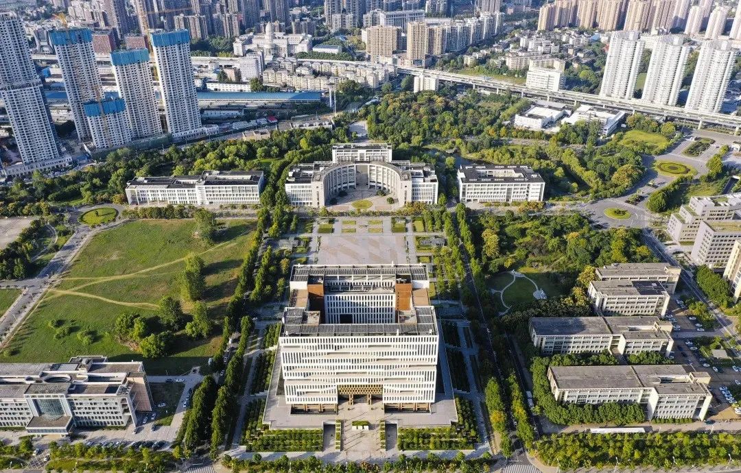 办校以来,武汉理工陆续培养了姜德生,欧进萍,南策文,金东寒,丁烈云