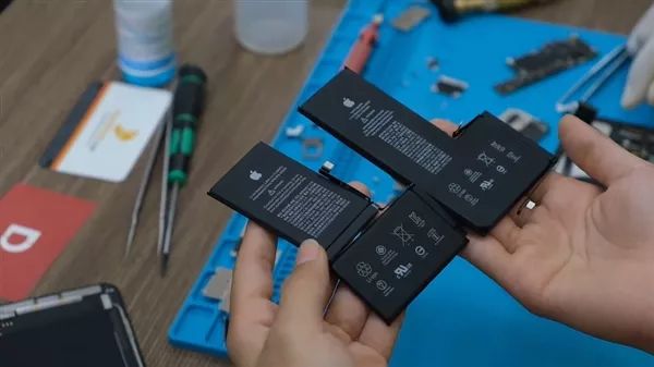 iphone11promax全球首拆曝光电池容量与ram运存你要知道的内容