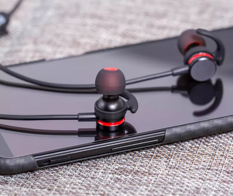 不好,因为以前sbc解码高音解析的一塌糊涂,不过自从csr8645芯片出现