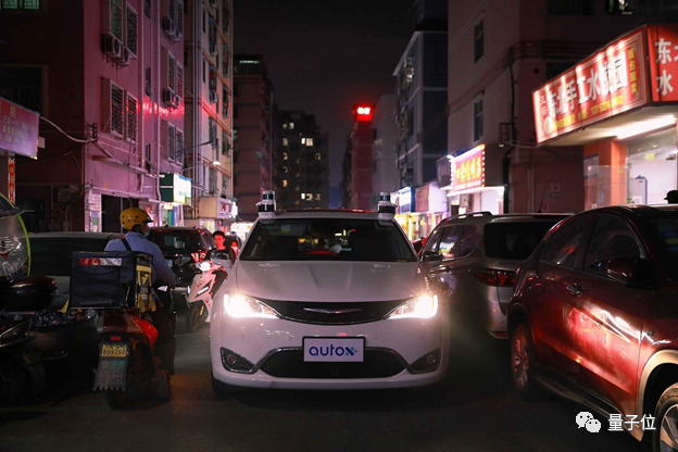 AutoX“真无人”车队驶上繁忙街头，中国正式进无人驾驶时代
