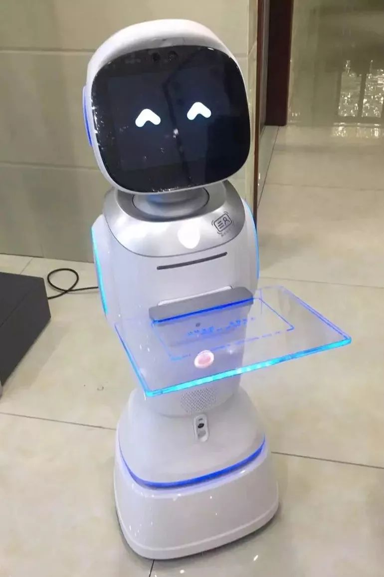 小贝拉机器人是朋友_【春雨讲师团】智能机器人上法治课——厉害了,我