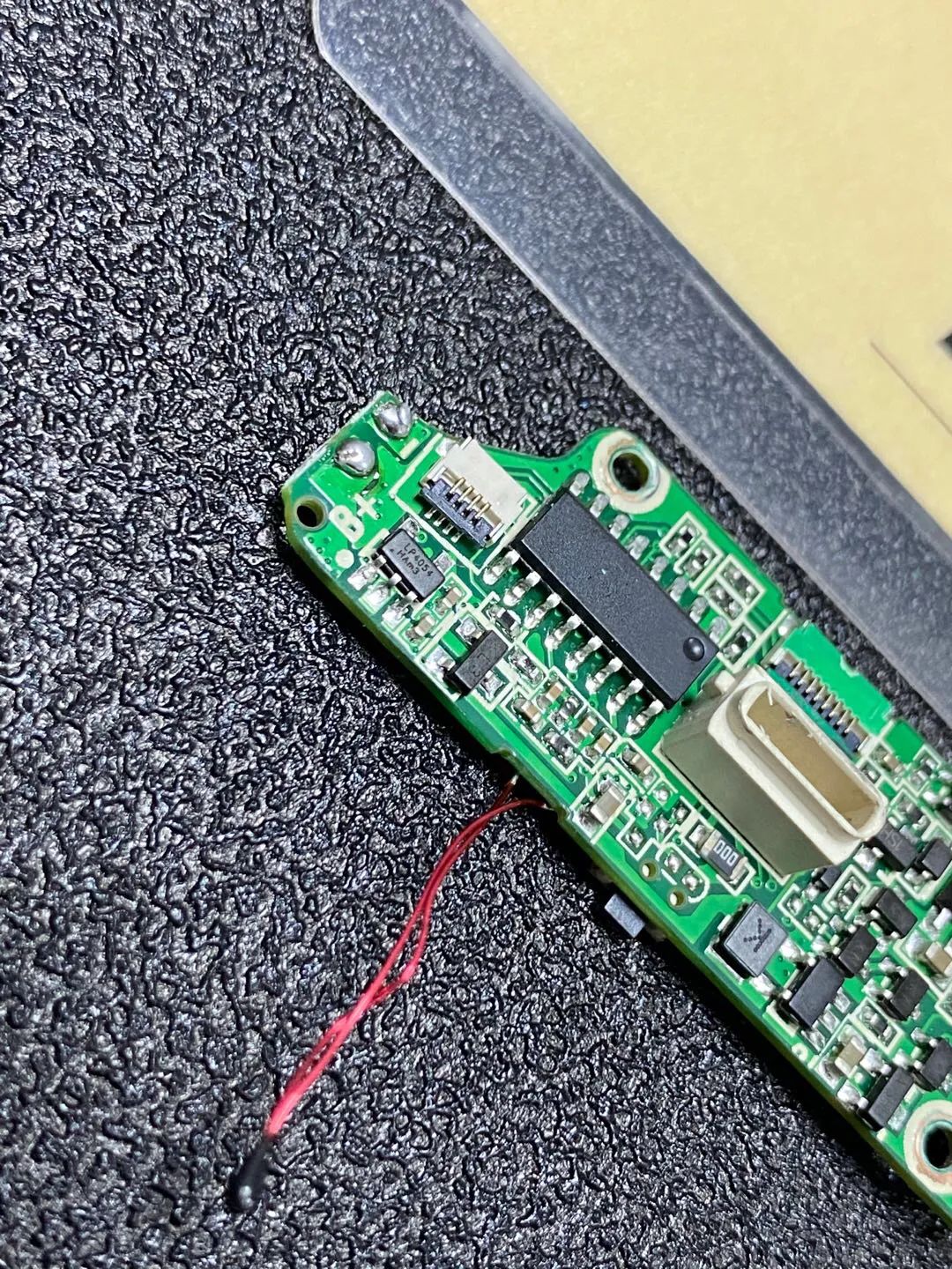 锂电池充电芯片lp4054丝印lp4054ham3充电仓电池容量为360mah,在