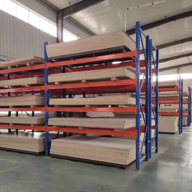 小型空仓库图片_益阳家用置物架图片,横梁式货架_山东智造仓储设备