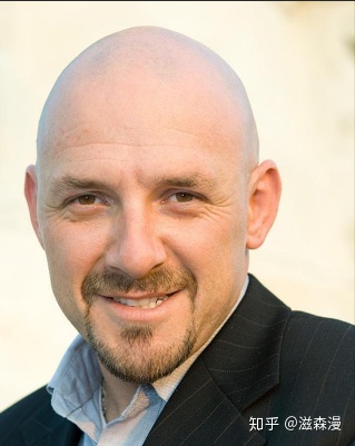 周围剃光头顶留长发型滋森漫为什么很多秃头的人宁可留周围一圈头发也